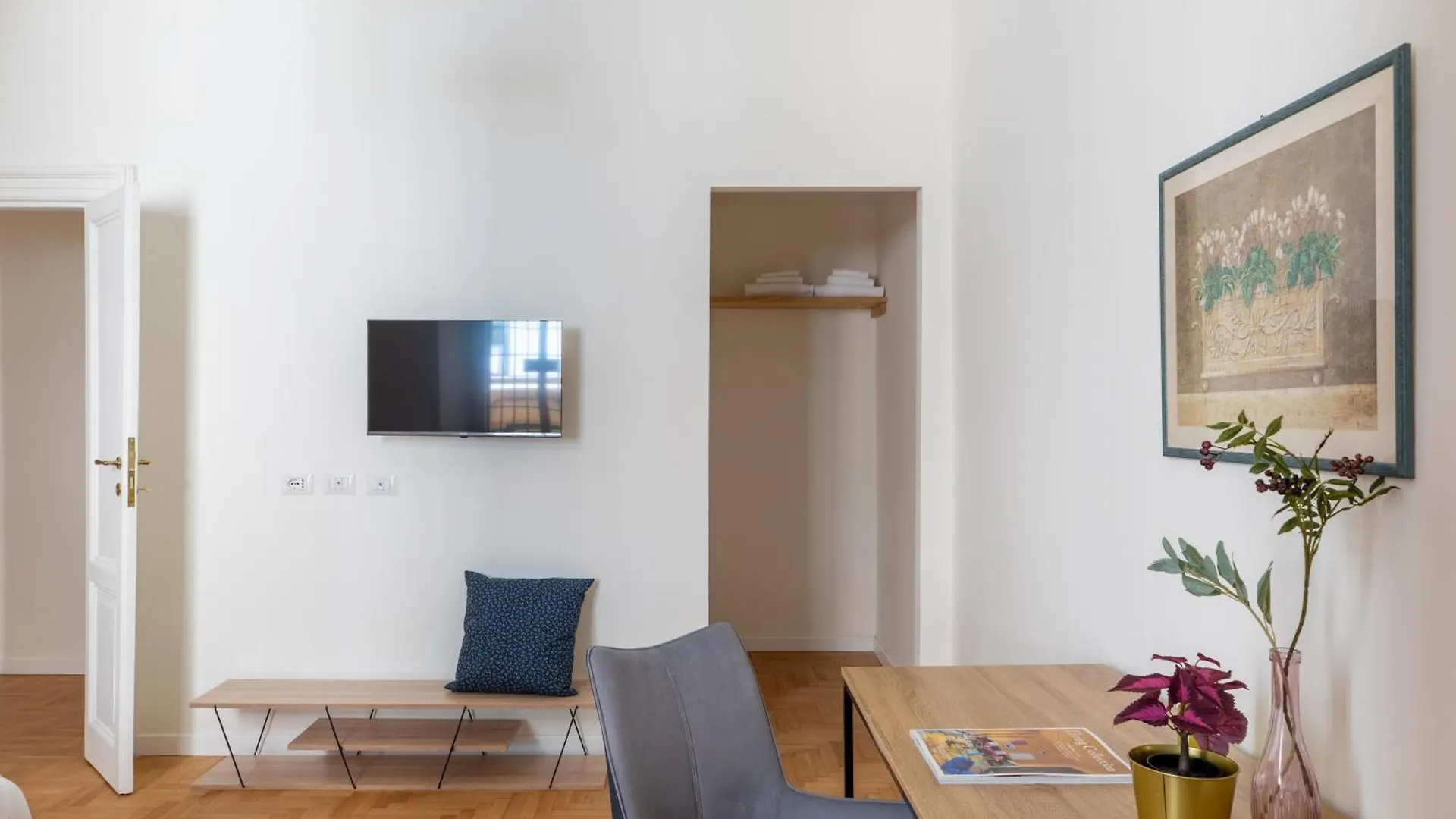 Iflat Vatican Elegant And Spacious Apartment Rome Italy